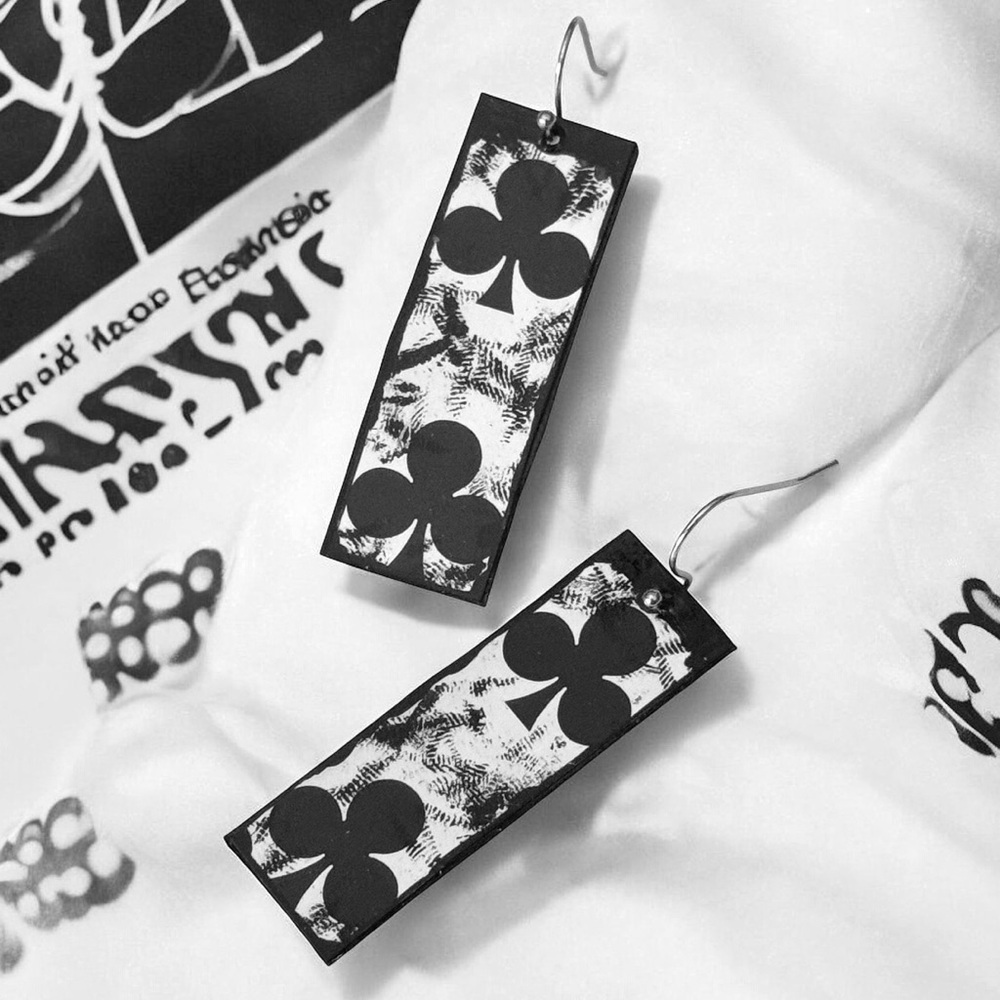 5 For $25💫Cool Playing Card Clubs Earrings